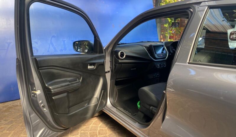 2025 Toyota Vitz 1.0 XR Manual full