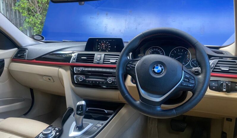 2015 BMW 3 Series 320i M Sport Auto full