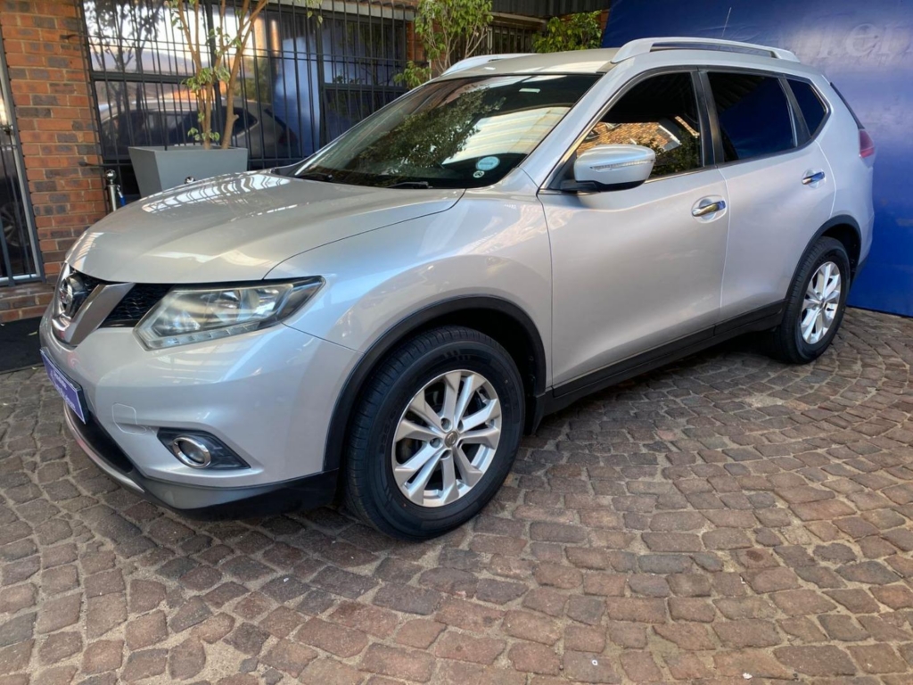 2016 Nissan X-Trail 2.5 4x4 SE — image 1 of 15